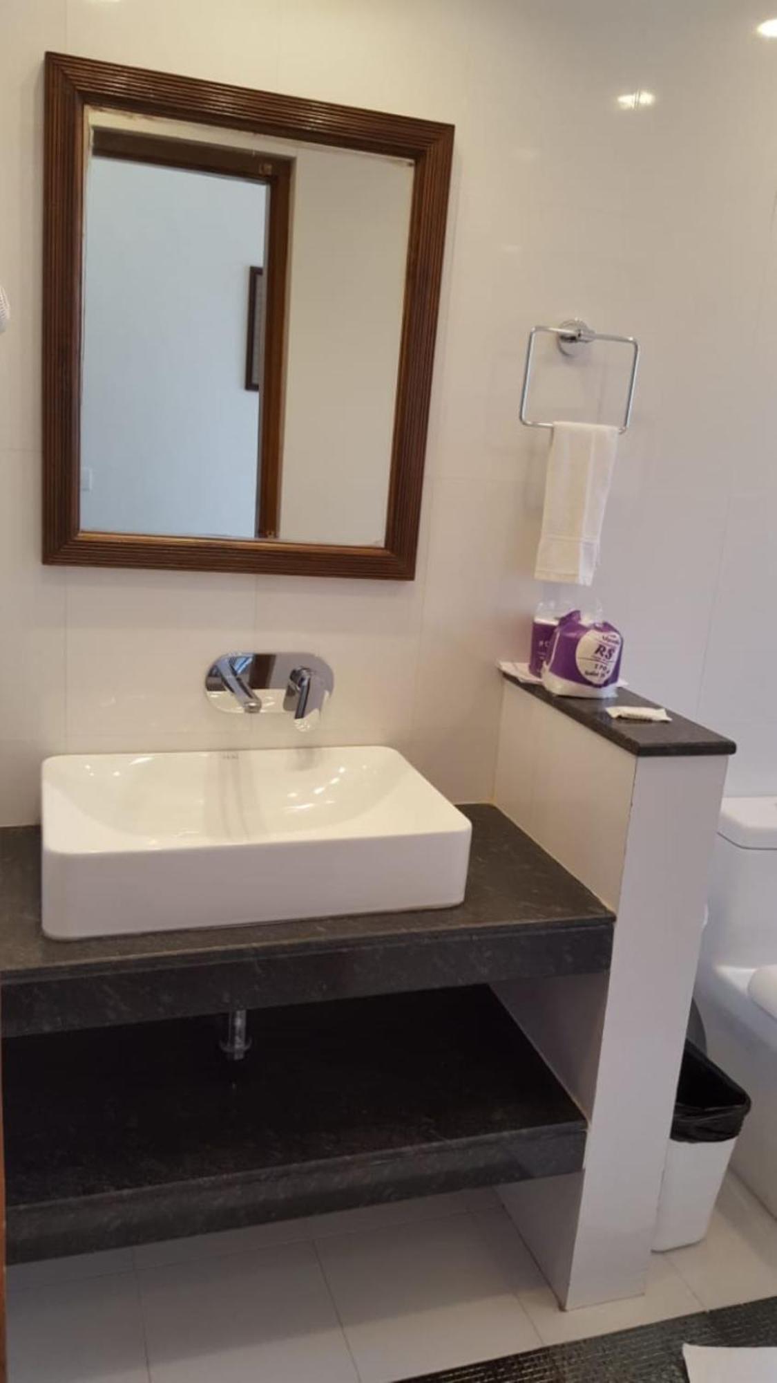 2 Bedroom Apartment In Resort On Candolim Beach Baga Exteriör bild