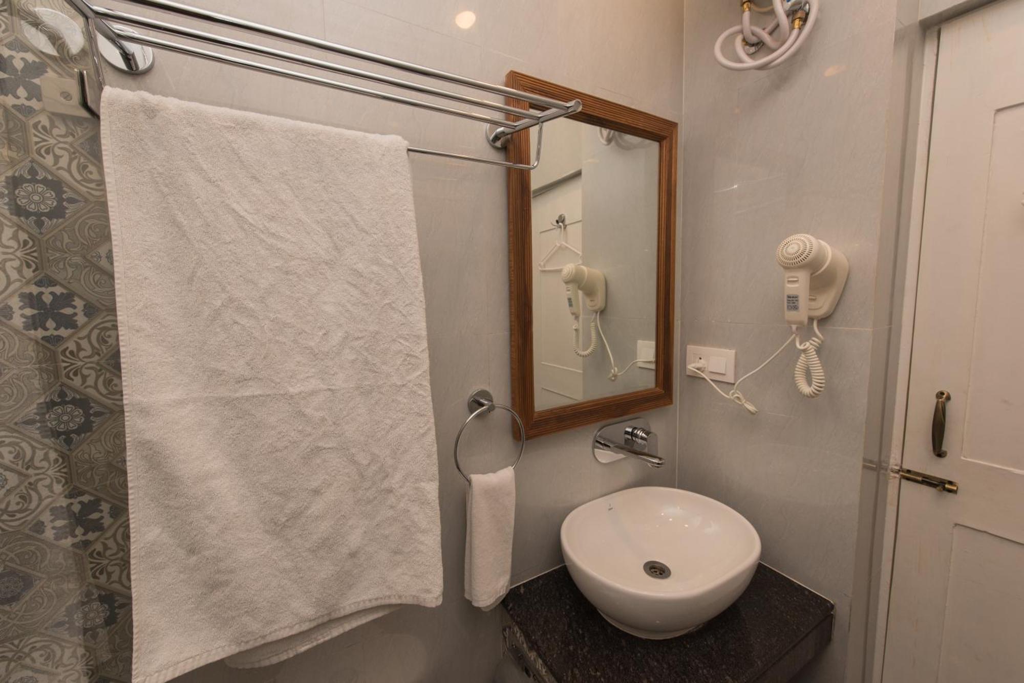 2 Bedroom Apartment In Resort On Candolim Beach Baga Exteriör bild